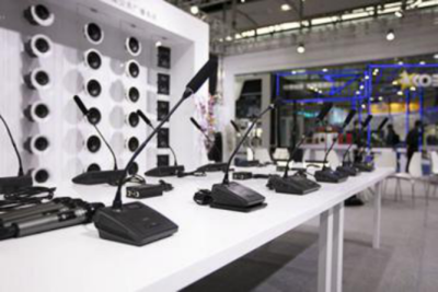 星輝璀璨，聲動未來 HiVi惠威閃耀2024廣州國際燈光音響展，引領(lǐng)智慧音頻新紀(jì)元